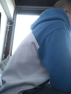 Spielzeugtwink online show from April 20, 6:32 pm