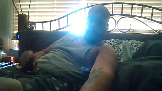 BigriskDaddy92 online show from December 5, 8:27 pm