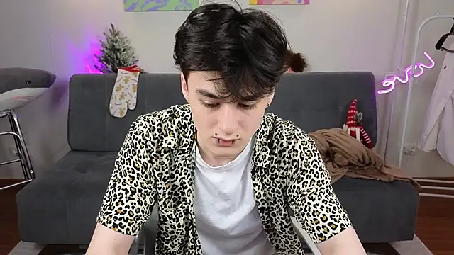 kevinhunter  online show from December 3, 4:02 pm