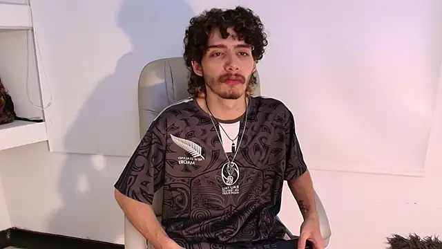 JojoBraando online show from April 7, 12:10 am