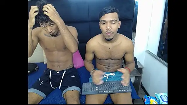 Straight latinX online show from November 22, 3:06 am