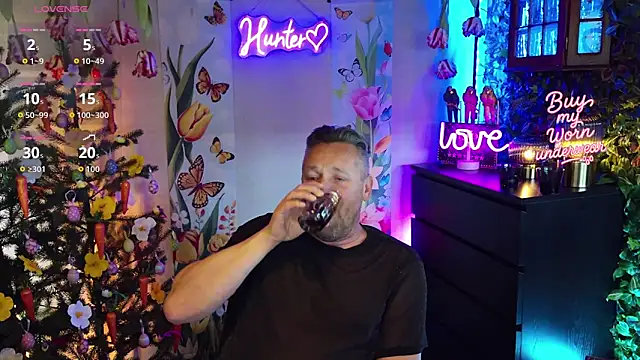 Hunter Fl online show from March 27, 4:30 pm