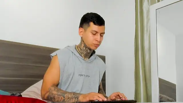 Andrew sanders68 online show from December 2, 11:43 pm