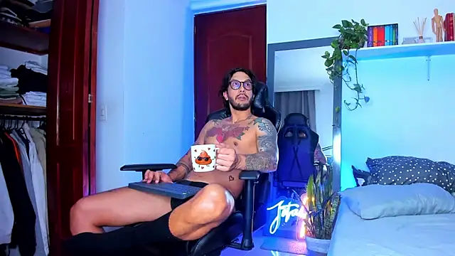 JotaCeliz online show from January 19, 11:12 am