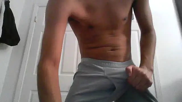 latinman7944 online show from February 1, 7:40 am