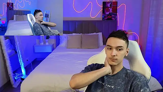 MoonlinSkinn online show from February 19, 1:02 am