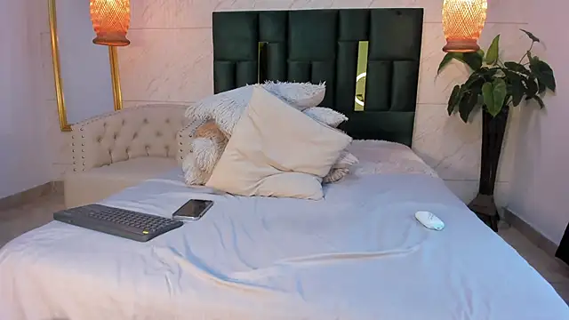 Brand Collins online show from November 29, 1:24 pm