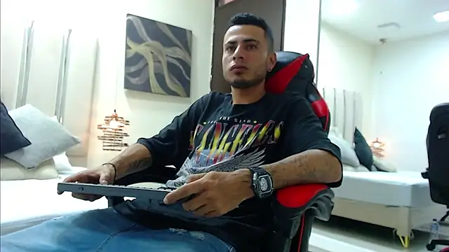 MatthewCullen online show from December 1, 9:18 pm