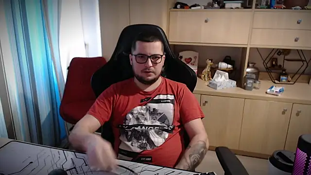 kevinnlovelly online show from December 15, 12:02 pm