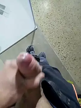 nofaceloverss online show from December 22, 2:36 pm