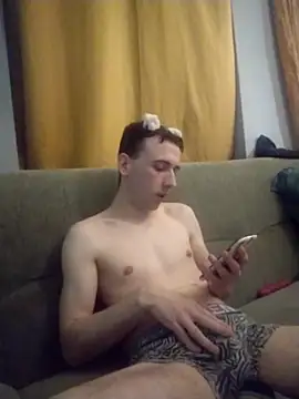 Malyj12 online show from November 28, 11:39 pm