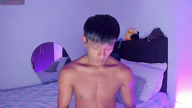 santinaughty online show from April 6, 3:03 am