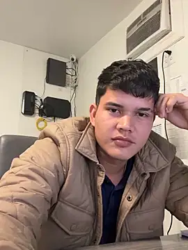 louiswalton2 online show from December 5, 8:16 pm