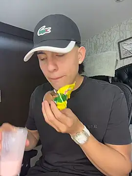 Lander Cruz online show from February 5, 8:05 pm