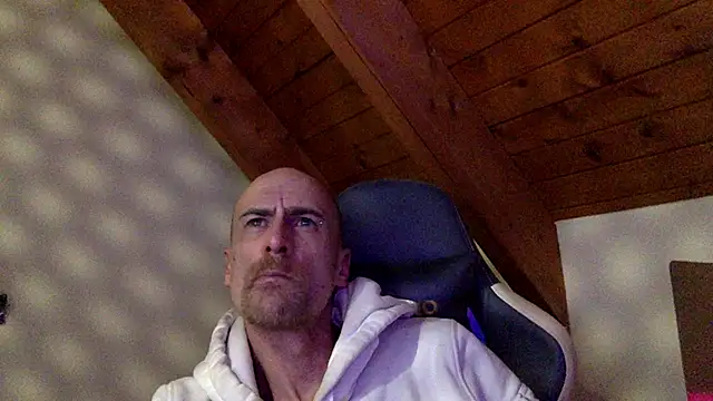 MR P Solo Bassbitch online show from December 3, 6:58 pm