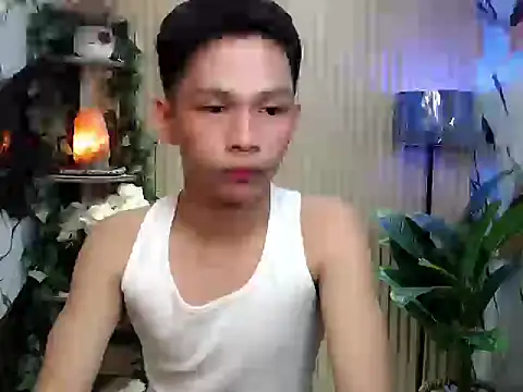 TheBoyAboveYou online show from December 4, 4:47 pm