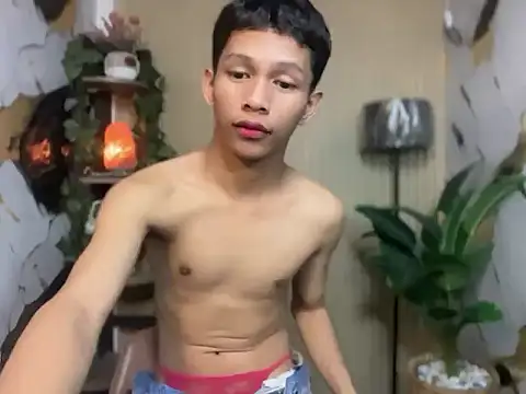 TheBoyAboveYou online show from December 20, 6:15 pm