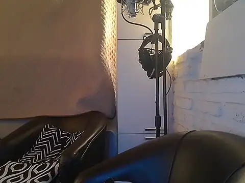 Saskeube online show from December 5, 11:12 pm