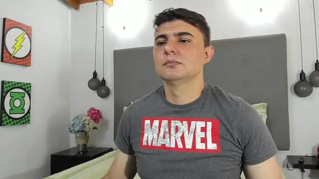 AndrethMuller online show from April 15, 8:42 pm