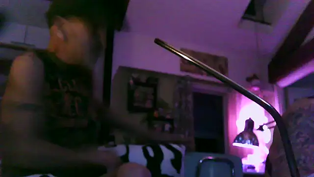 4skinlvrI online show from March 13, 9:32 pm