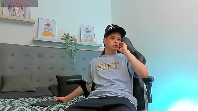 sebastamayo  online show from January 9, 9:53 pm