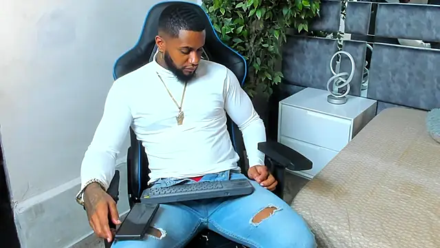 jay jhonson01 online show from February 20, 6:26 am