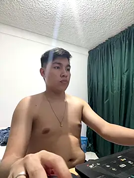 Rogerdn online show from December 15, 11:35 pm