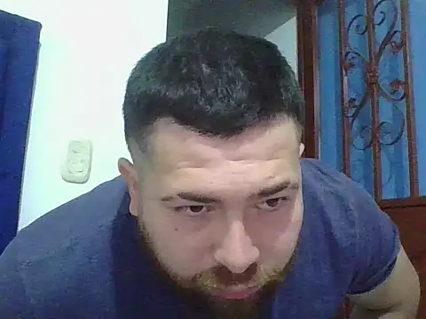 hammerwhite01 online show from December 15, 1:19 pm