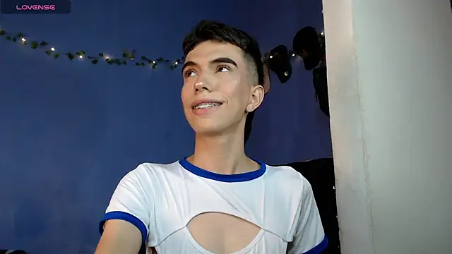 Juan Gomezz26 online show from June 2, 10:55 pm