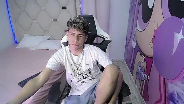 Big boyss  online show from January 6, 7:07 pm