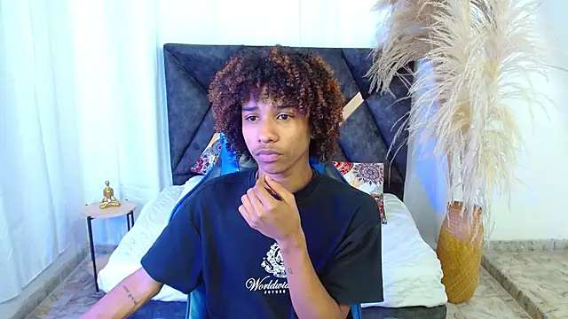 angelll18  online show from February 17, 9:25 pm