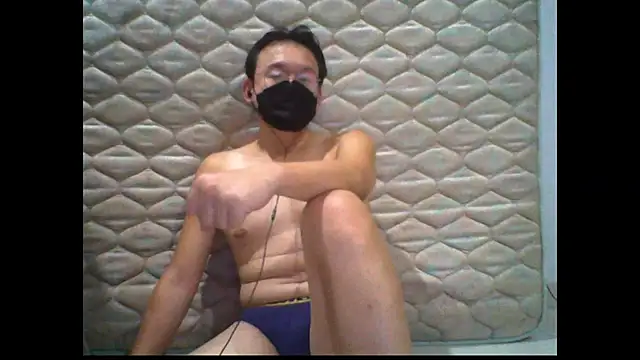littlegoddyboy online show from February 13, 1:49 pm