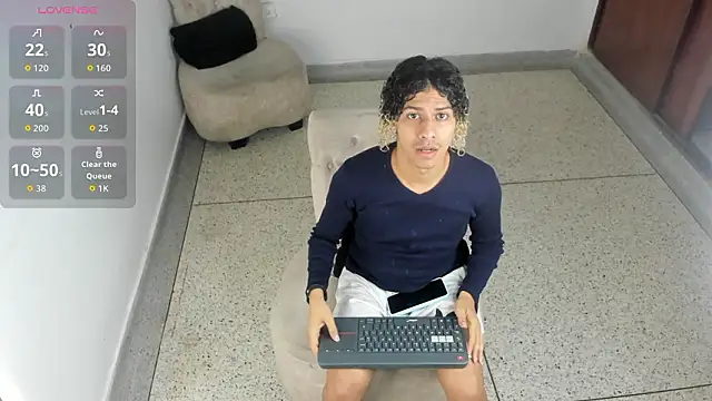 Victor LatinBoy online show from March 14, 3:02 am