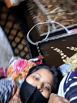 Radhacpl9528 online show from January 16, 4:43 pm