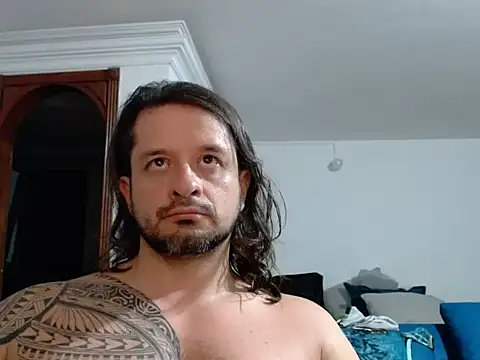 gonzzohunterr online show from May 2, 5:32 am
