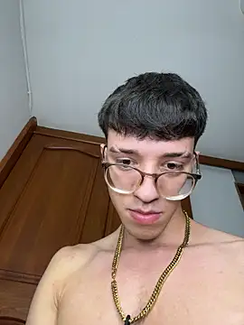 ArthurDavies  online show from March 16, 7:23 am