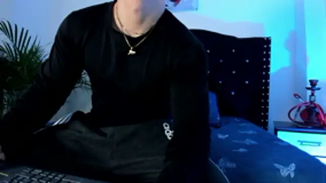 Liam saint online show from April 14, 12:16 pm