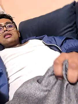 Chocolate-Axel online show from February 8, 1:59 pm