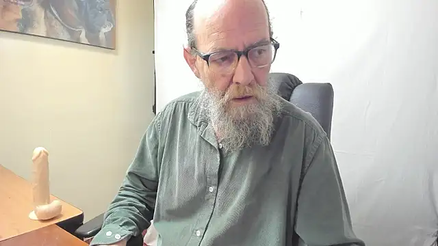 Uncle Hottie online show from March 4, 6:04 pm