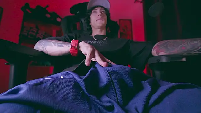 Olliver   y online show from February 28, 4:55 am