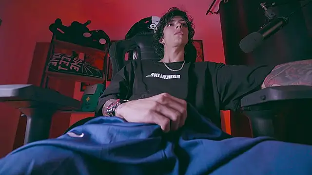 Olliver   y online show from April 8, 12:33 am