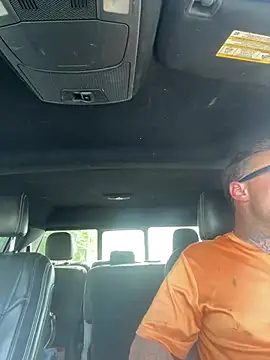 WIDBIGWHITECOCK online show from June 1, 9:37 pm