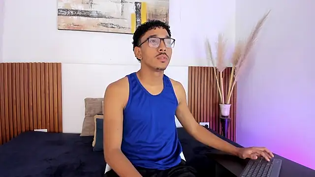 Julian Dark  online show from February 5, 3:57 am