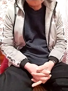 zuzu0099 online show from January 7, 6:29 am