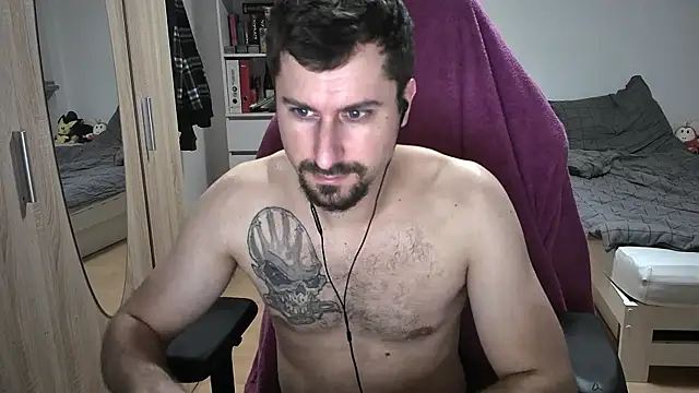 dan0987654 online show from November 27, 9:29 pm