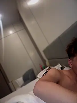 linfei123321 online show from January 9, 6:24 pm