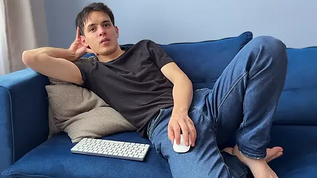 Enzho liam online show from March 19, 6:11 pm