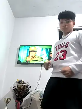 VersedChip online show from April 4, 7:38 am