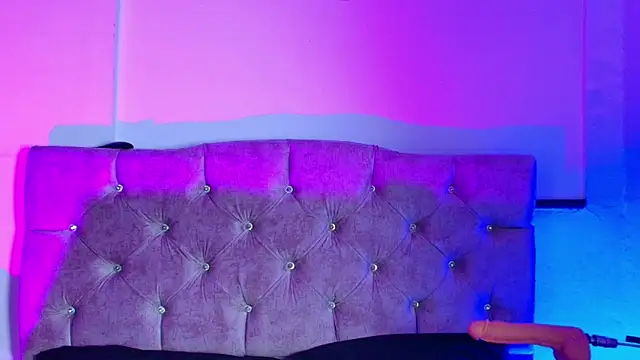 Ethan Briggs  online show from March 5, 3:47 am