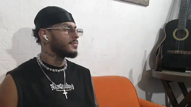 liyamjunior online show from February 19, 5:04 am